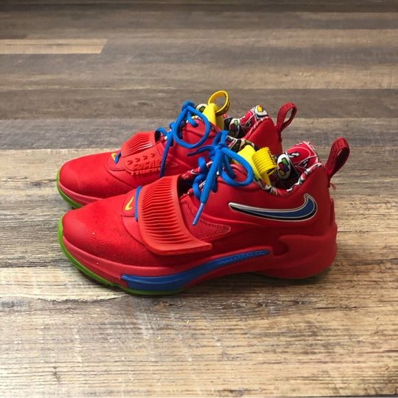 Uno x Nike Zoom Freak 3 Photo Red basketball - Size 6Y EUC worn once - Picture 5 of 10
